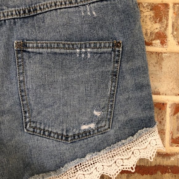 Free People Lace Trim Distressed Crochet Shorts 27 - Picture 9 of 13